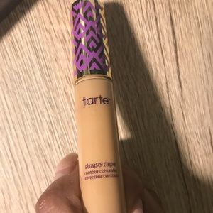 Shape Tape Concealer in Tan